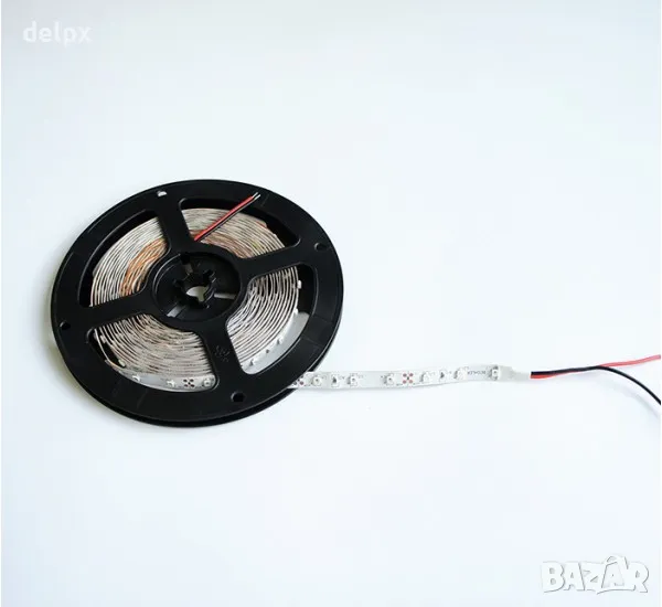 Светодиодна лента с 60 диода самозалепваща червена 12V 4,8W, снимка 1