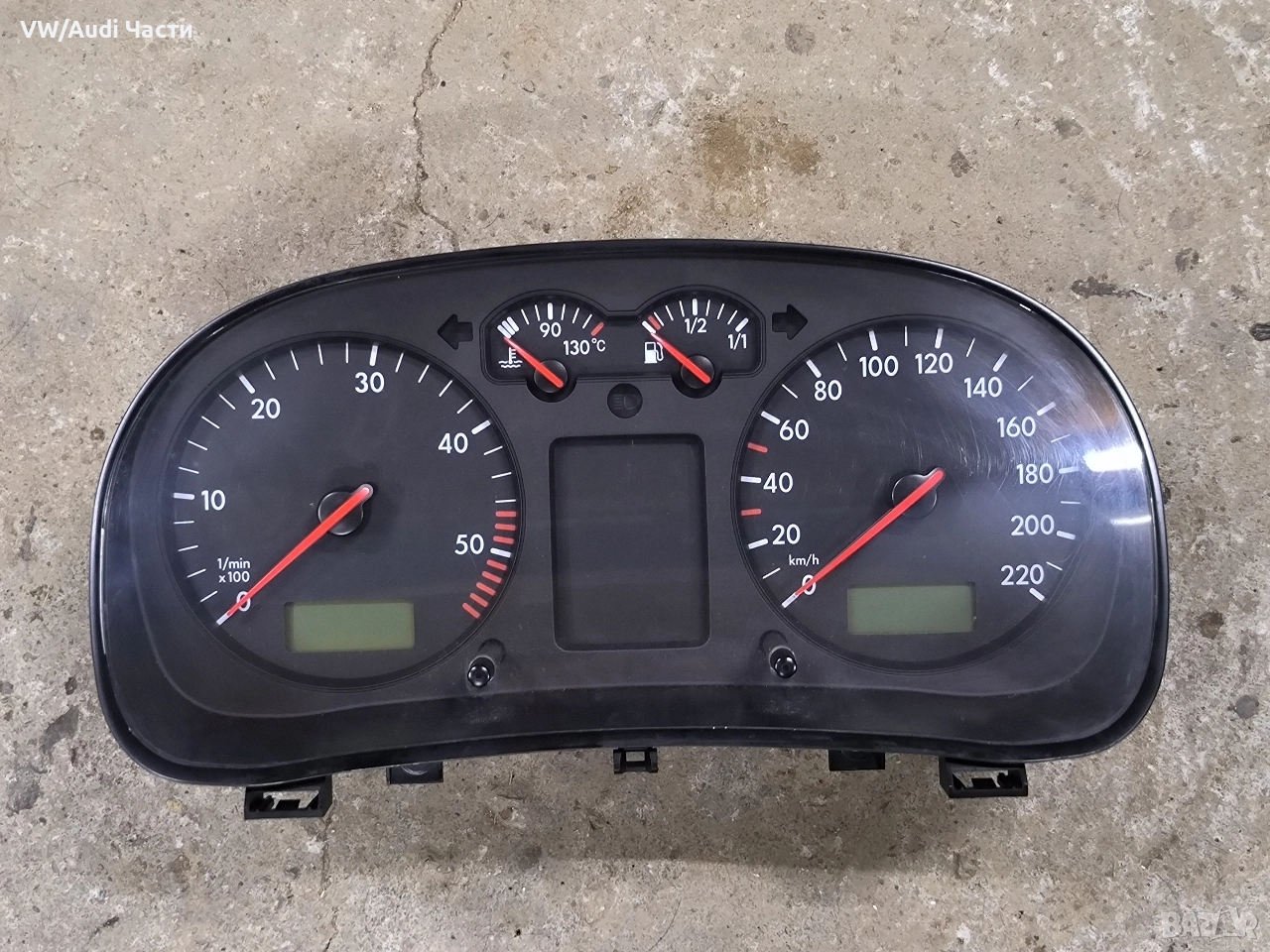 Километраж табло за Голф 4 Бора VW Golf 4 Bora 1J0920801E / VDO, снимка 1