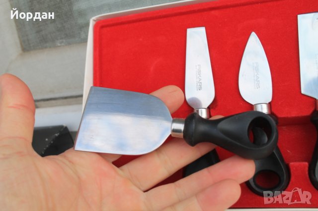 Комплект ножове ''Fiskars'' за сирене, снимка 6 - Прибори за хранене, готвене и сервиране - 40644382
