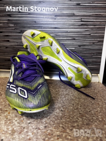 Футболни бутонки adidas f50; лилав и зелен цвят. Размер: 43,5