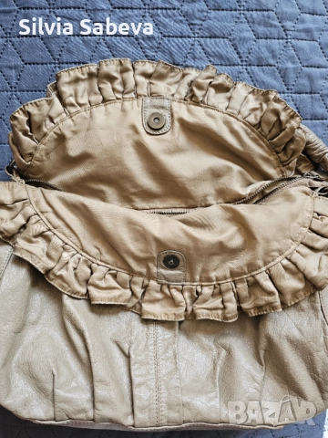 Дамска бежова кожена чанта с една дръжка, снимка 3 - Чанти - 52863223