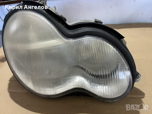Десен фар за Mercedes C-class W203 (преди фейс), снимка 3 - Части - 53581913