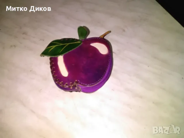 Портфейлче Арт ябълка лилава ново естествена кожа 95х82мм