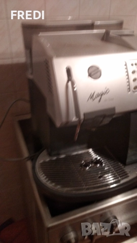 Кафе автомат Saeco Magic използван, снимка 2 - Кафемашини - 52923878