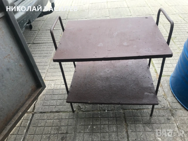 Малка  масичка  на  2  етажа  ., снимка 2 - Маси - 53685286