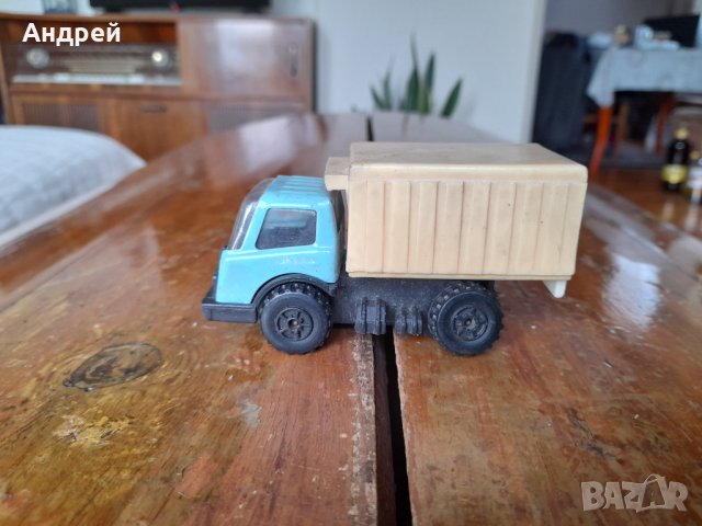 Старо камионче Микро #26, снимка 1 - Колекции - 42540081