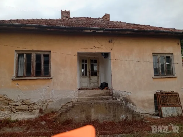 Кьща на два етажа има нужда от ремонт, снимка 3 - Ремонти на къщи - 56003068