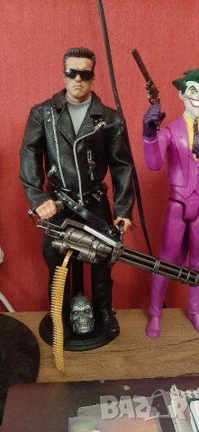 Топ фигура на Arnold Terminator t800, 27 см нова