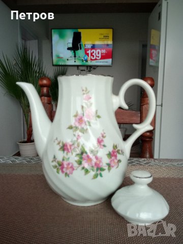 Продавам красива кана .Порцелан.Сребърен кант., снимка 1
