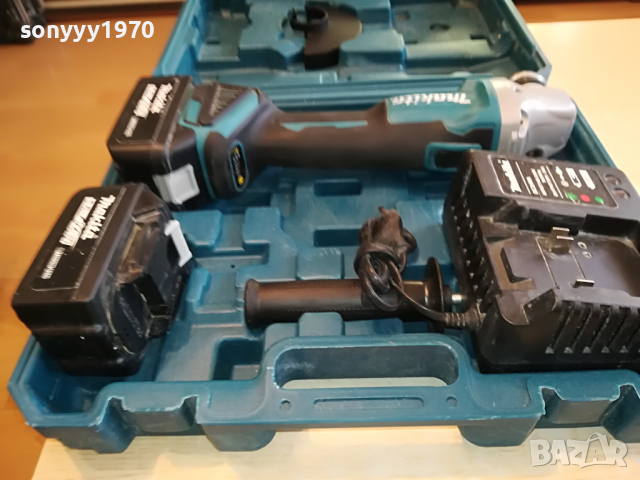 MAKITA ФЛЕКС С ДВЕ БАТЕРИИ И ЗАРЯДНО 3003221730, снимка 4 - Ъглошлайфи - 36286043