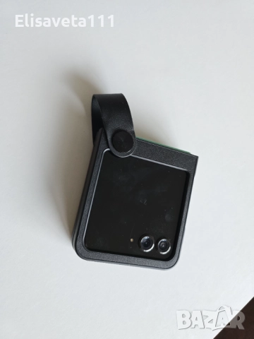 Зелен Motorola RAZR 2025 (RAZR 60) като нов, снимка 13 - Motorola - 52639195