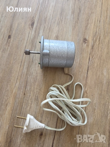 Електрически двигател 220 V от стара машина