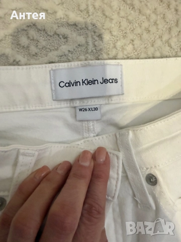Продавам дамски бели дънки на Calvin Clain, снимка 5 - Дънки - 52943733