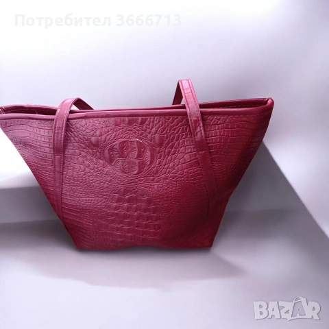 дамска чанта, снимка 2 - Чанти - 53582507