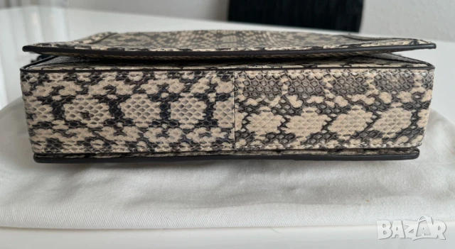 Луксозна Чанта за през рамо Coach Hutton с изцяло естествена змийска кожа, снимка 11 - Чанти - 50509273