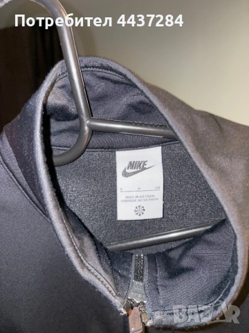 Дамско гронище Nike, снимка 2 - Якета - 53639979