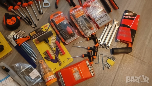 комплект инструменти отвертки клещи битове гаечен ключ гарги свредла скоби ролетка, снимка 9 - Други инструменти - 52687741