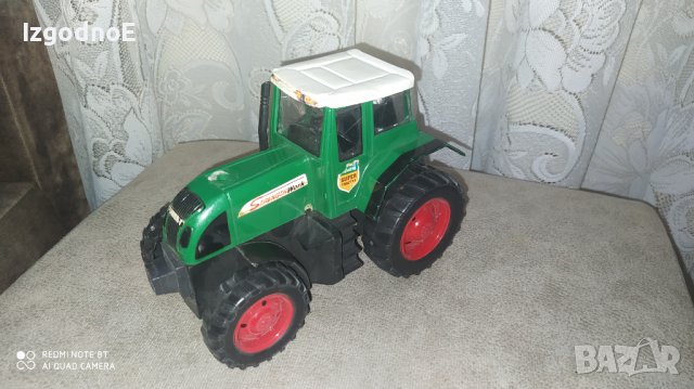 Трактор играчка, снимка 1 - Коли, камиони, мотори, писти - 42482132