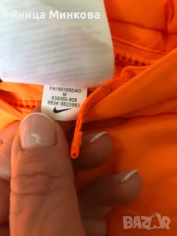 Дамско зимно яке NIKE, снимка 11 - Якета - 47378932