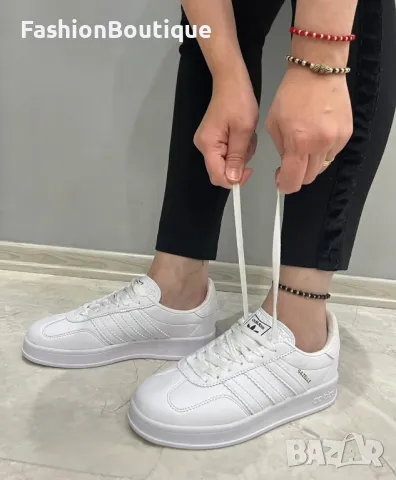 Маратонки Adidas , снимка 1 - Маратонки - 48416933