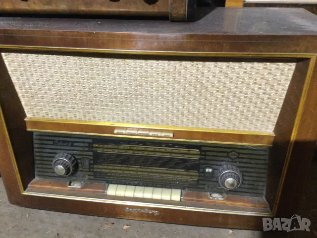 Стари радио апарати, снимка 8 - Антикварни и старинни предмети - 49729227