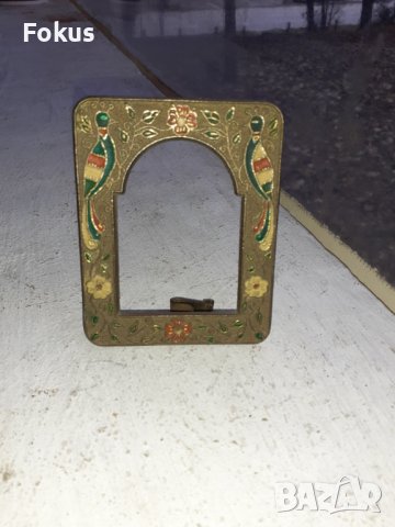 Стара малка бронзова рамка за снимка с емайл, снимка 1 - Антикварни и старинни предмети - 38988081