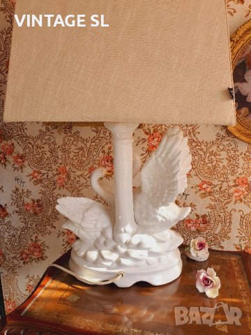 Настолна порцеланова лампа с лебеди, снимка 3 - Настолни лампи - 42492582