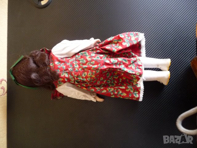 Порцеланова кукла с червена рокля на цветя готина, снимка 5 - Други ценни предмети - 21042503