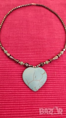 Колие, огърлица, гердан, от магнитен хематит със сърце от тюркуаз. , снимка 2 - Колиета, медальони, синджири - 40804407