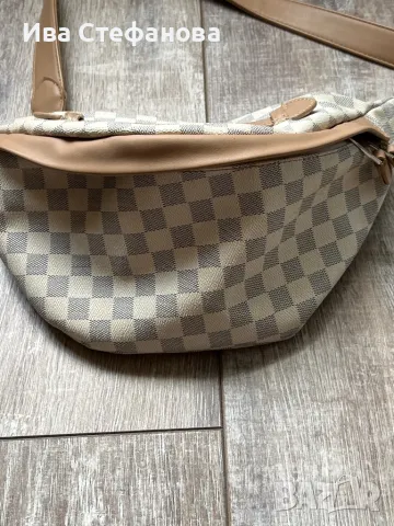 Уникална нова чанта плик клъч тип банан Louis Vuitton LV , снимка 5 - Чанти - 47320218