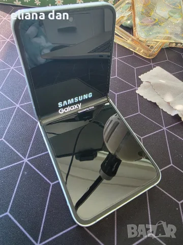 Продавам Samsung Z Flip 6, снимка 3 - Samsung - 56138978