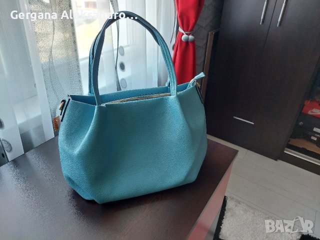 Дамски нова синя чанта с етикет 