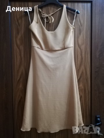 Бежова рокля , снимка 1 - Рокли - 35686639