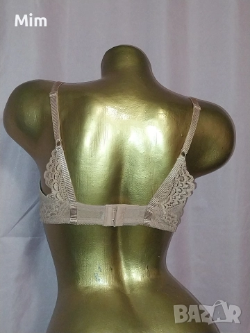 Triumph 85 C Дантелен сутиен пепел от рози , снимка 4 - Бельо - 52854189