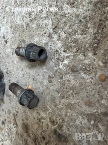   20 бр болтове за audi -15 евро общо всички  50мм обща дължина, 23mm резба   оригинални немски - де