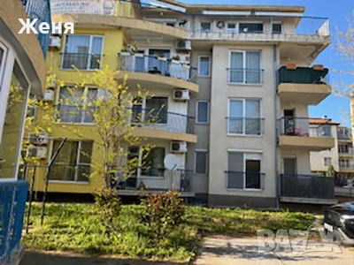 Продавам тристаен ап. с мазе на 100 м от плажа в кв.Сарафово, снимка 1