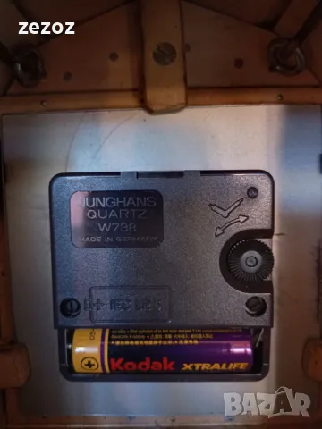 Часовник-Юнгханс-кварцов, снимка 6 - Стенни часовници - 48660751