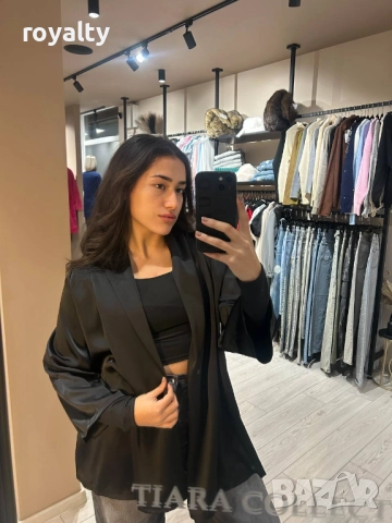 Сатенено Черно Сако , снимка 3 - Сака - 52885010