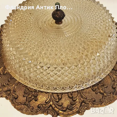 Старинен плафон със стъклен абажур и месингова основа, снимка 4 - Лампи за таван - 49621272