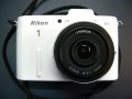 Nikon V1 - бял фотоапарат - макет