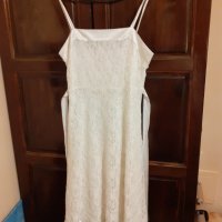 Нежна бяла дантелена рокля с презрамки, снимка 1 - Рокли - 41410637