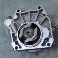 Вакуум помпа 72902303005 Opel VECTRA C Astra H INSIGNIA 1,9 2,0 CDTI 55205446, снимка 1 - Части - 41726173