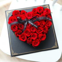 Кутия с ароматни рози във форма на сърце в подаръчна кутия 25х25см, снимка 3 - Декорация за дома - 44558907