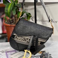 Дамска чанта Christian Dior , снимка 1 - Чанти - 40259629