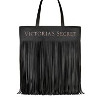 Черна чанта с ресни Victoria's secret-95лв.НОВА, снимка 1 - Чанти - 41777173