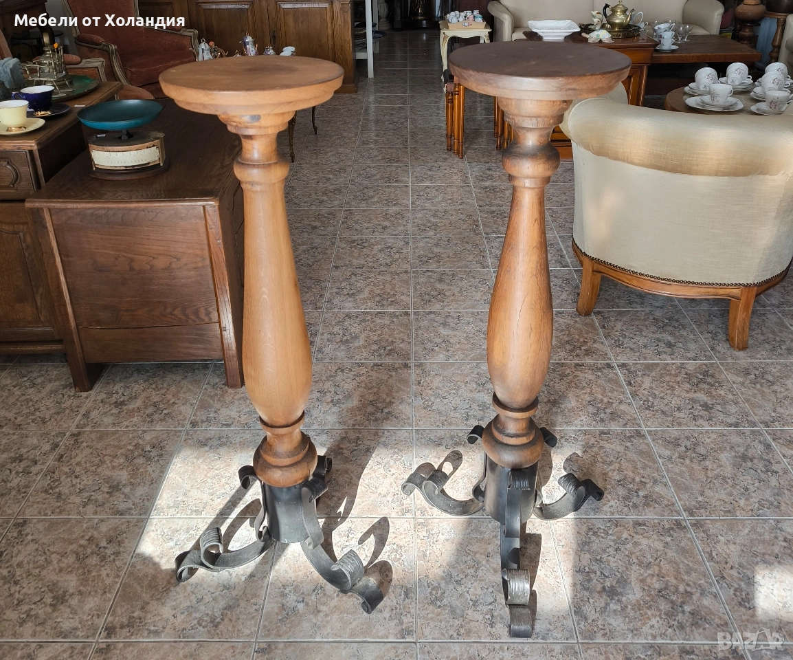 Два солидни постамента, снимка 1