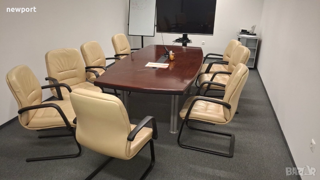 Офис (заседателна) Маса с 6 луксозни кожени стола, снимка 1