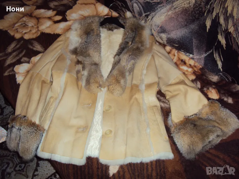 Дамски кожух на INOCHI с яка и ръкавели от лисица, снимка 1
