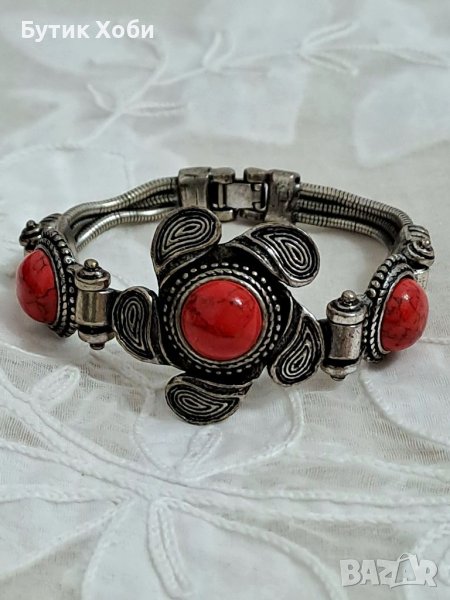Винтидж гривна а корали, снимка 1