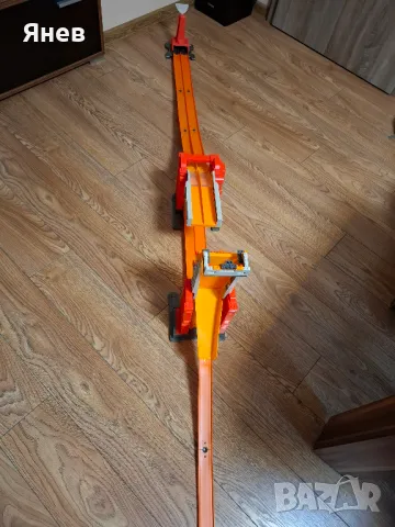 Голяма Писта Мост Hot Wheels Track Builder DWW97, снимка 2 - Коли, камиони, мотори, писти - 48207592